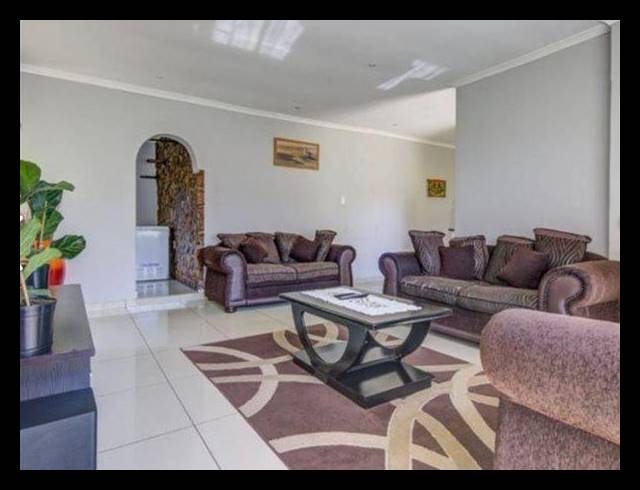 3 BEDROOM HOUSE FOR SALE IN RHODESFIELD